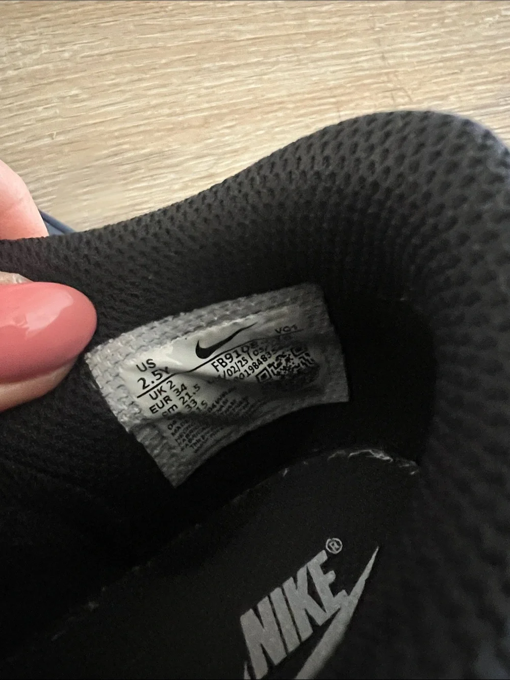 Nike Kids Black and White Low-Top Skate Sneakers panda